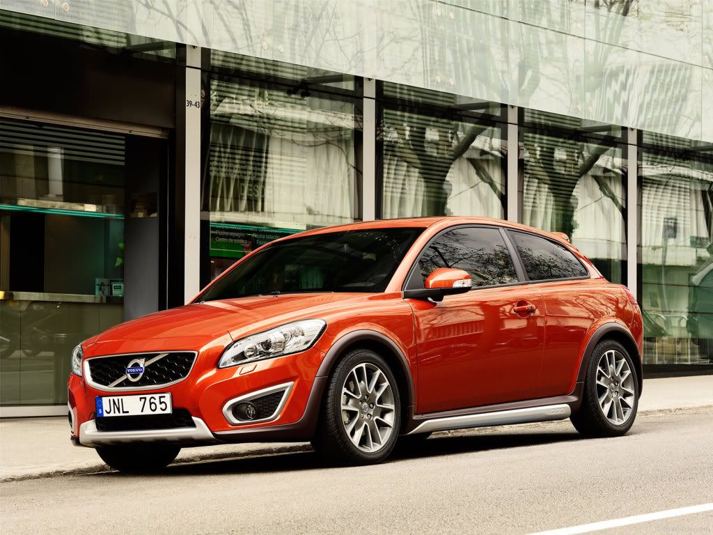 volvoc3020101600x1200wa.jpg