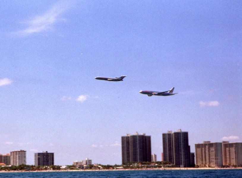 AMERICAN_AIRLINES_727_767_1L_5_4_2002_zp