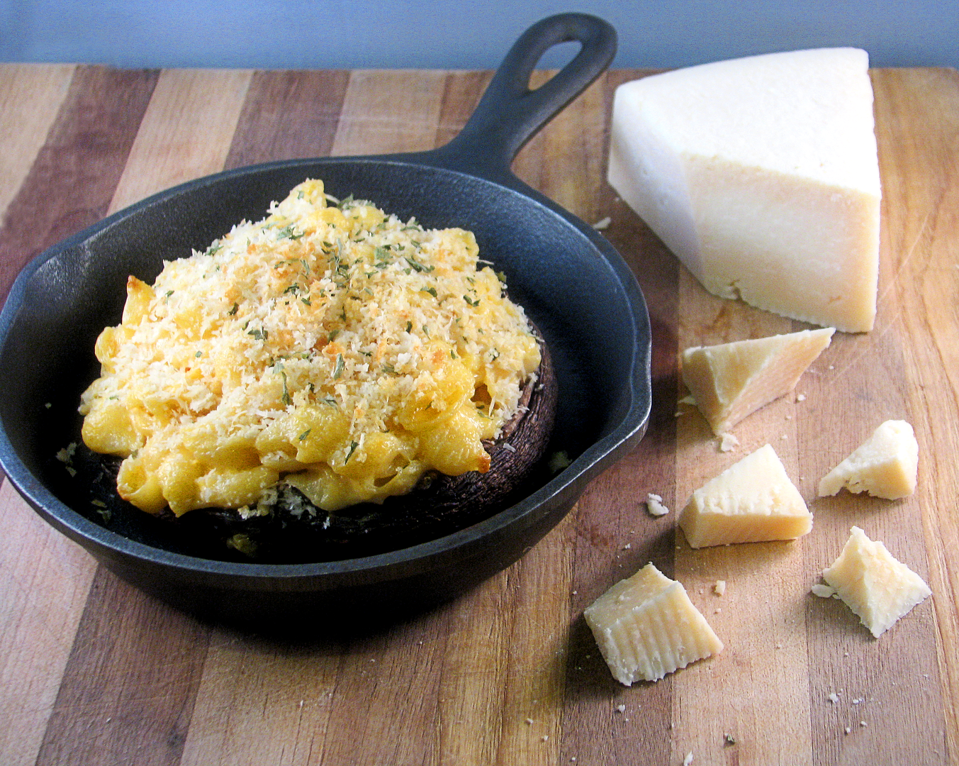 Macaroni and Cheese Stuffed Mushrooms