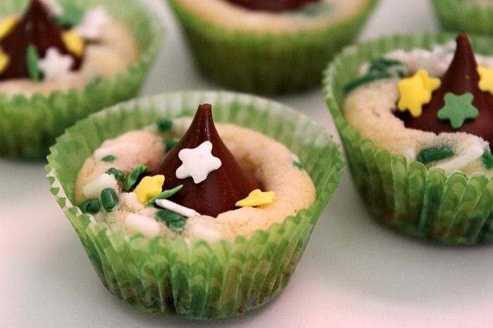 St. Patricks Mini Kiss Cupcake Cookies