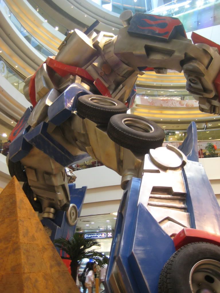 Hong Kong Grand Century Place TF event and giant Optimus Prime statue