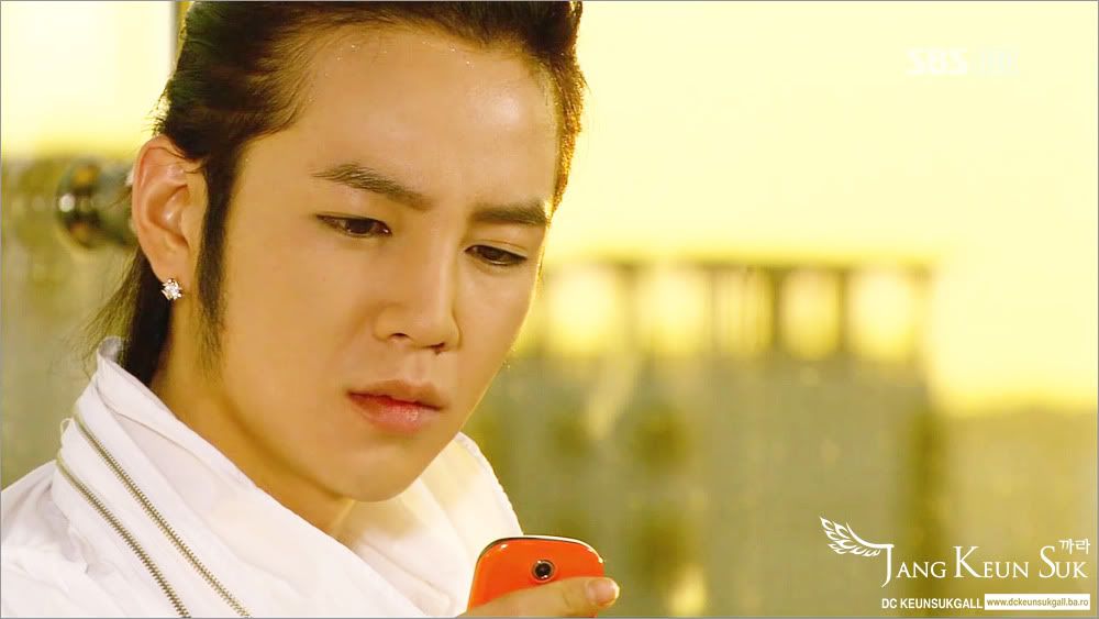 ddd119d2597068f2a9ec9af0