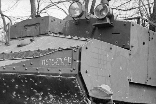 shot-up-french-schneider-tank-gouy-les-groseillers-ca-april-1918.jpg