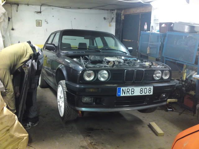 http://i601.photobucket.com/albums/tt95/BMWE30FCUK/DSC04817.jpg