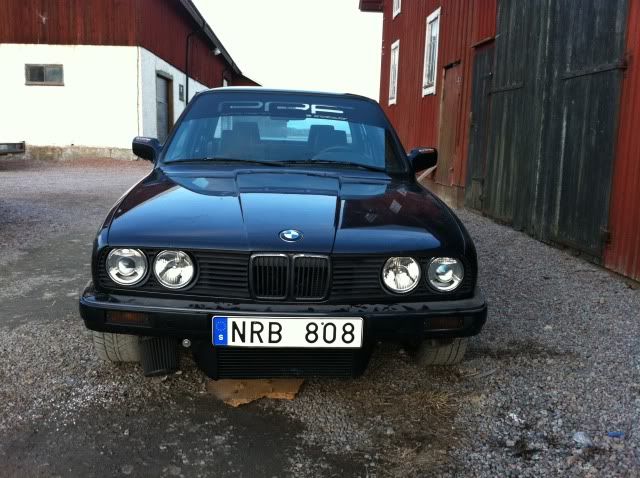 http://i601.photobucket.com/albums/tt95/BMWE30FCUK/IMG_0710.jpg
