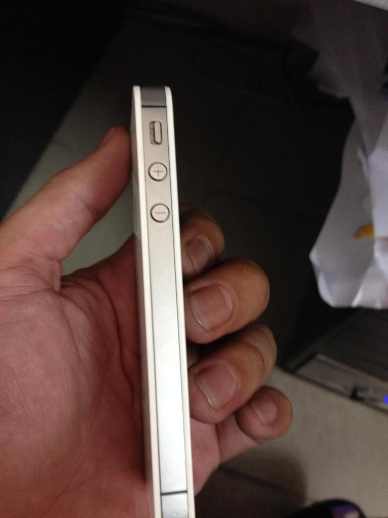 Bán nhanh cay 4 va 4S trắng mới 99% giá cực kỳ sóc tới nóc