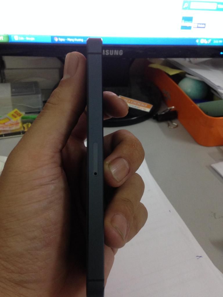 IPhone 5 đen 32G máy đẹp 98% ,4S trắng đen 32G máy đẹp 99% giá hot cho ngày noel