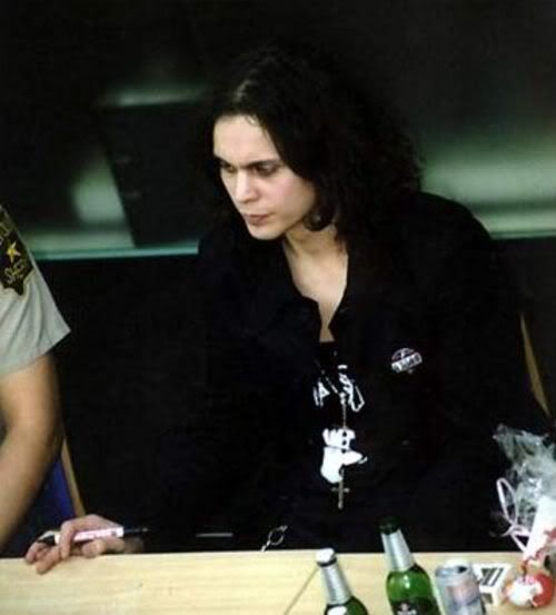 http://i601.photobucket.com/albums/tt93/tmesis/villevalo--large-msg-123852331721.jpg